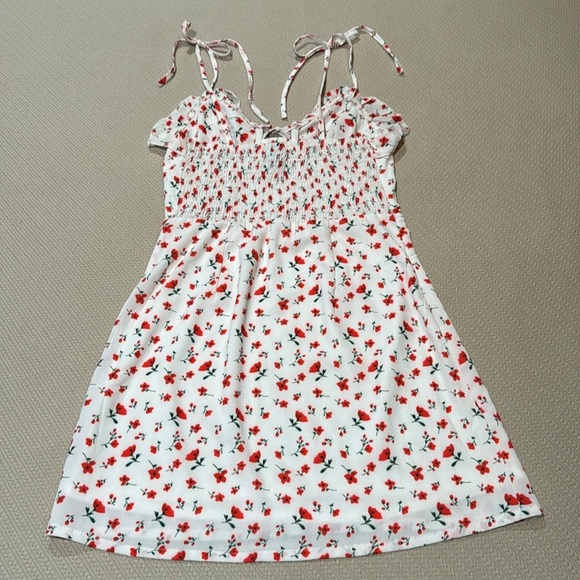 Polly Cute Dress - Picture 7 of 14